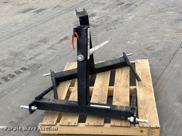 image for item ET1628 (2) Tri-L 3PTW-2200 bale spears