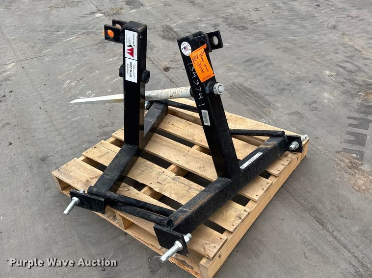 image for item ET1628 (2) Tri-L 3PTW-2200 bale spears