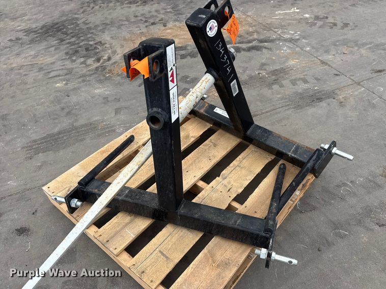 image for item ET1628 (2) Tri-L 3PTW-2200 bale spears