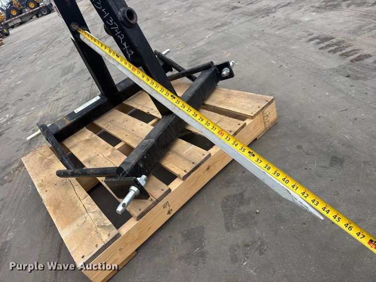 image for item ET1628 (2) Tri-L 3PTW-2200 bale spears