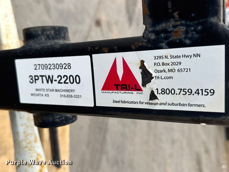 image for item ET1628 (2) Tri-L 3PTW-2200 bale spears