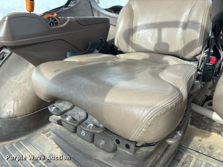 image for item EU4835 2019 John Deere 8245R MFWD tractor