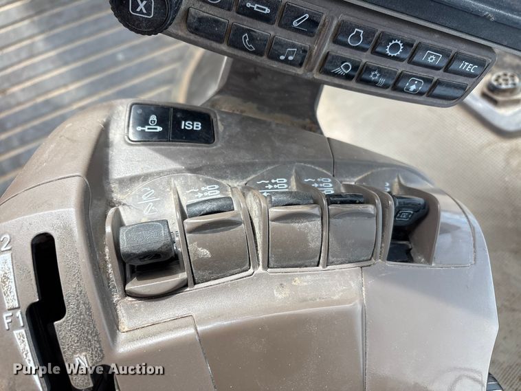 image for item EU4835 2019 John Deere 8245R MFWD tractor