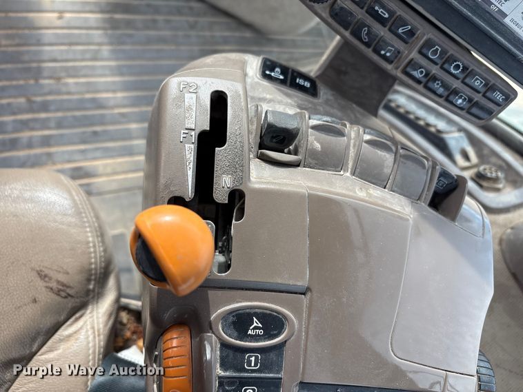 image for item EU4835 2019 John Deere 8245R MFWD tractor