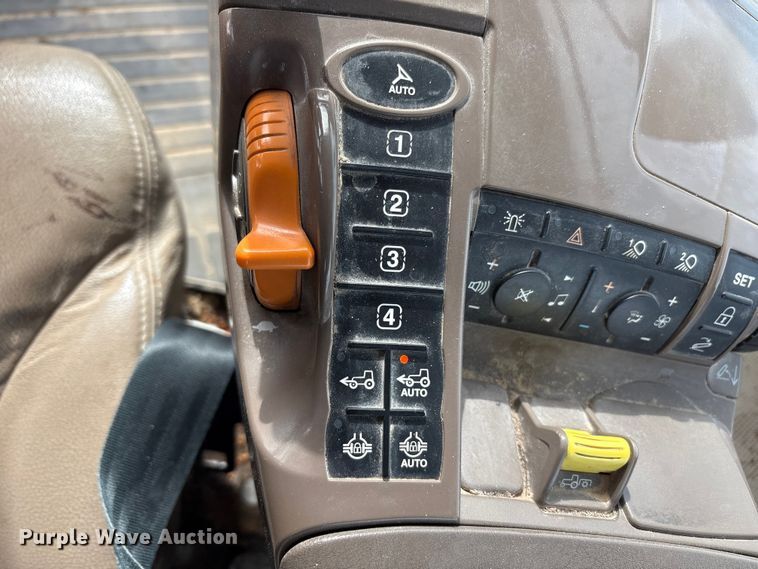 image for item EU4835 2019 John Deere 8245R MFWD tractor