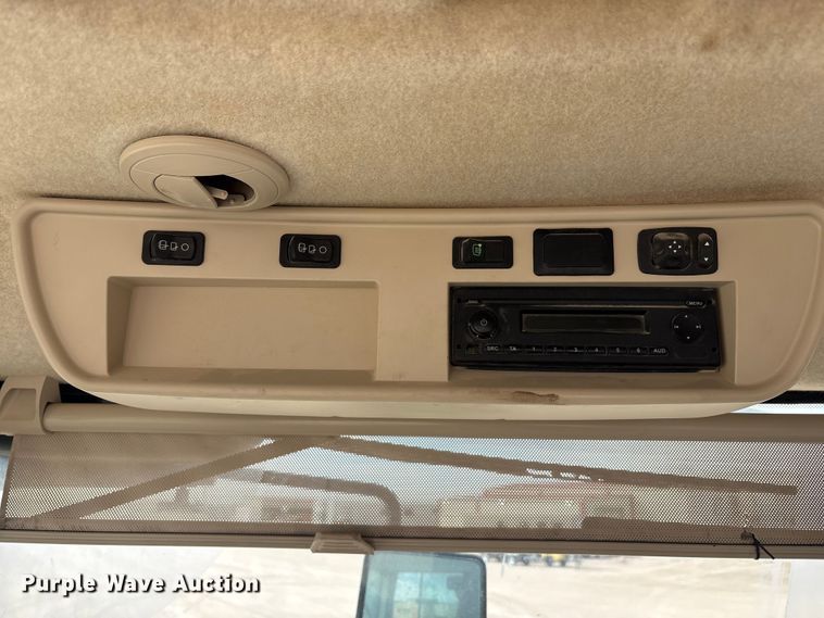 image for item EU4835 2019 John Deere 8245R MFWD tractor