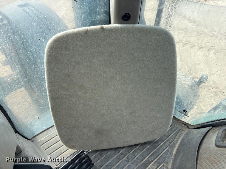 image for item EU4835 2019 John Deere 8245R MFWD tractor