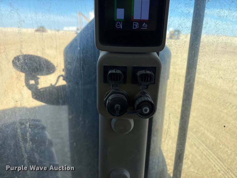 image for item EU4839 2018 John Deere 8245R MFWD tractor