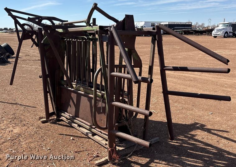 image for item EU4868 Squeeze chute