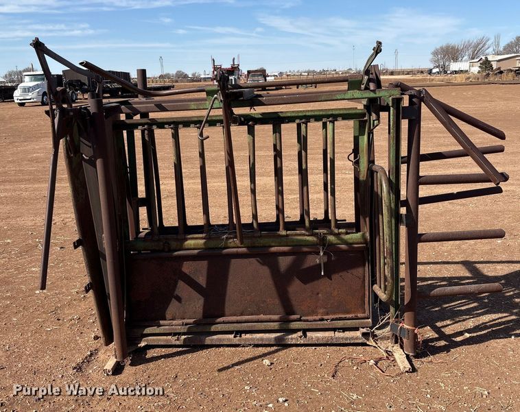 image for item EU4868 Squeeze chute