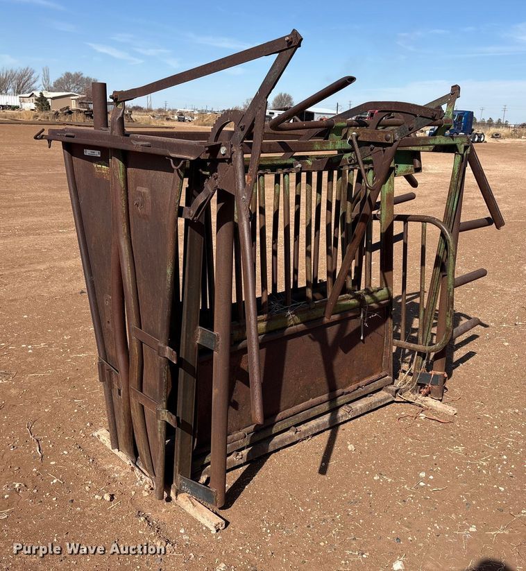 image for item EU4868 Squeeze chute