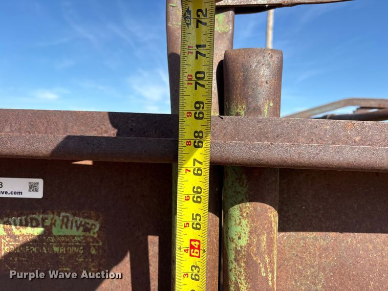 image for item EU4868 Squeeze chute