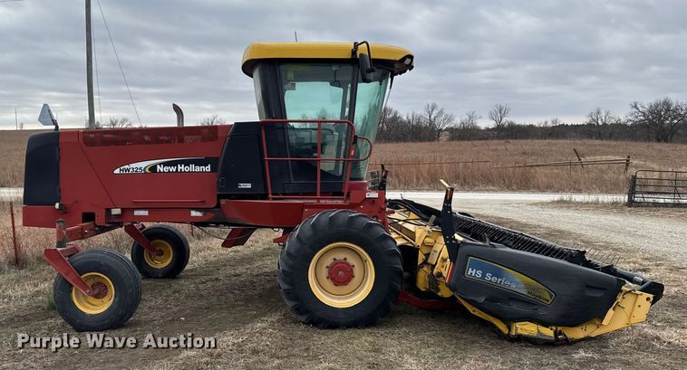image for item FB0512 2007 New Holland HW325 swather / windrower