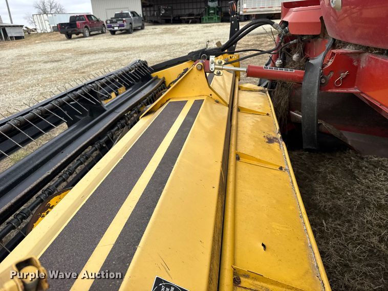 image for item FB0512 2007 New Holland HW325 swather / windrower