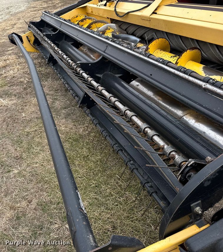 image for item FB0512 2007 New Holland HW325 swather / windrower