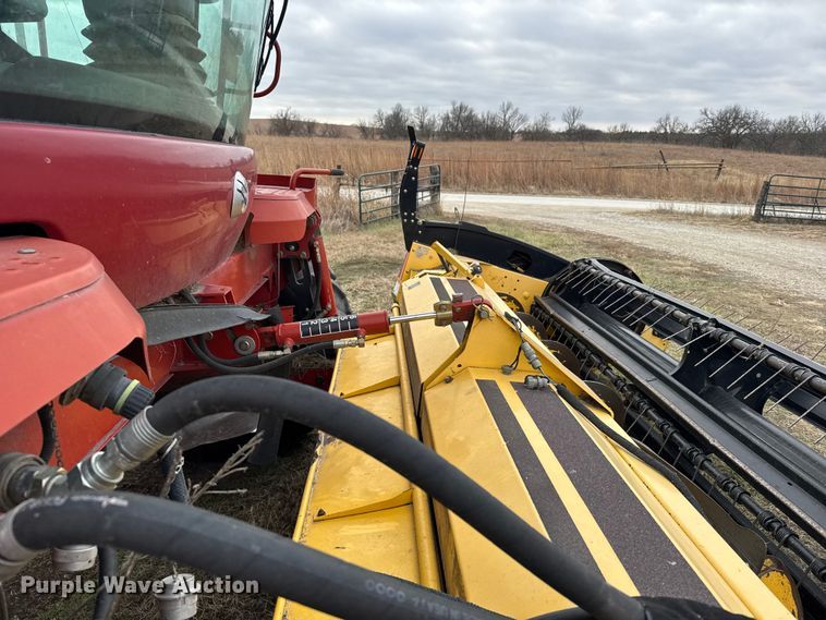 image for item FB0512 2007 New Holland HW325 swather / windrower