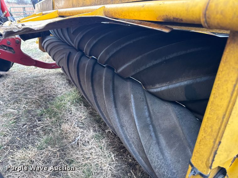 image for item FB0512 2007 New Holland HW325 swather / windrower