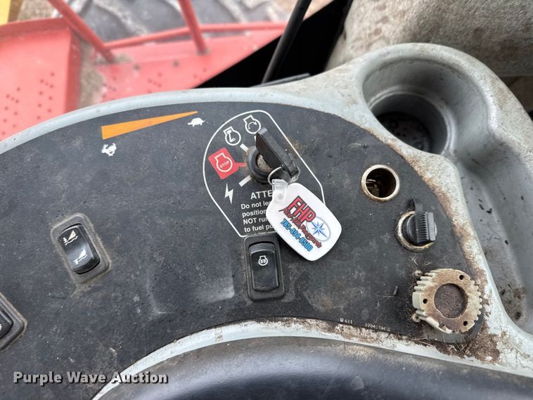 image for item FB0512 2007 New Holland HW325 swather / windrower