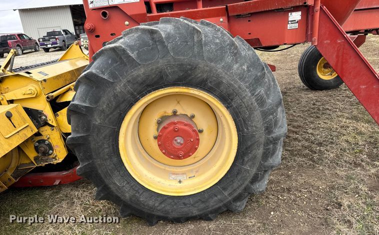 image for item FB0512 2007 New Holland HW325 swather / windrower