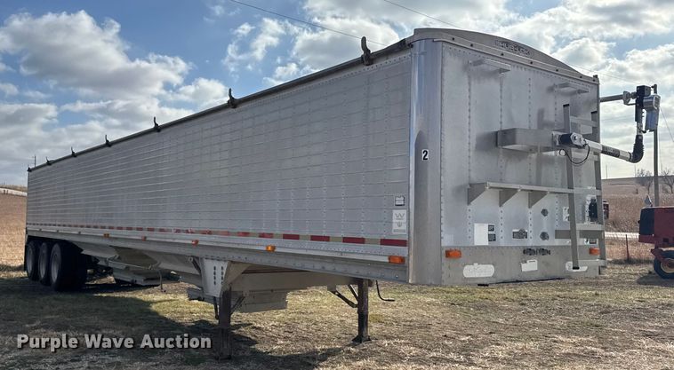 image for item FB0513 1997 Wilson DWH-400 grain trailer