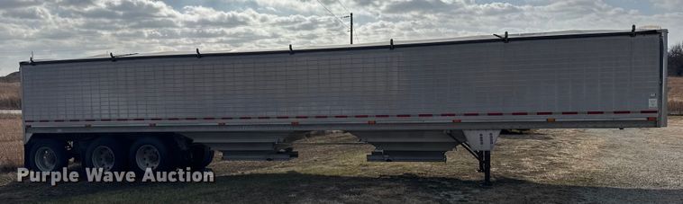 image for item FB0513 1997 Wilson DWH-400 grain trailer