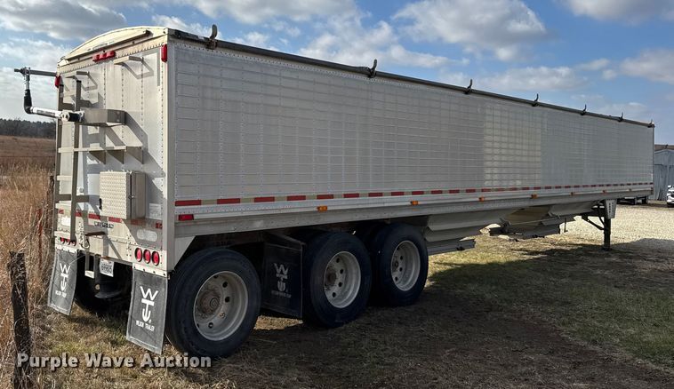 image for item FB0513 1997 Wilson DWH-400 grain trailer