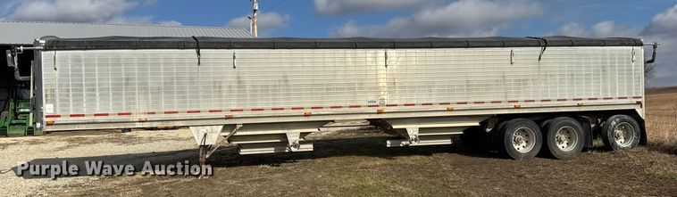 image for item FB0513 1997 Wilson DWH-400 grain trailer