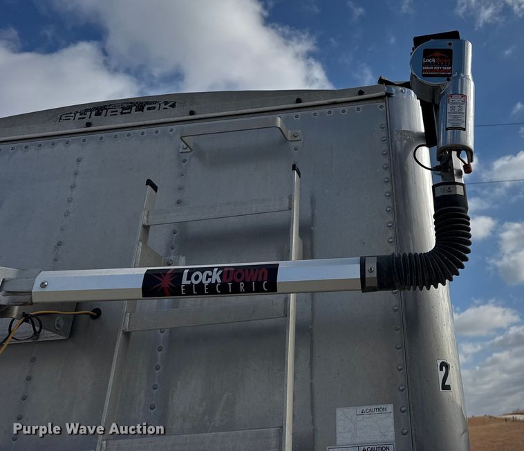 image for item FB0513 1997 Wilson DWH-400 grain trailer