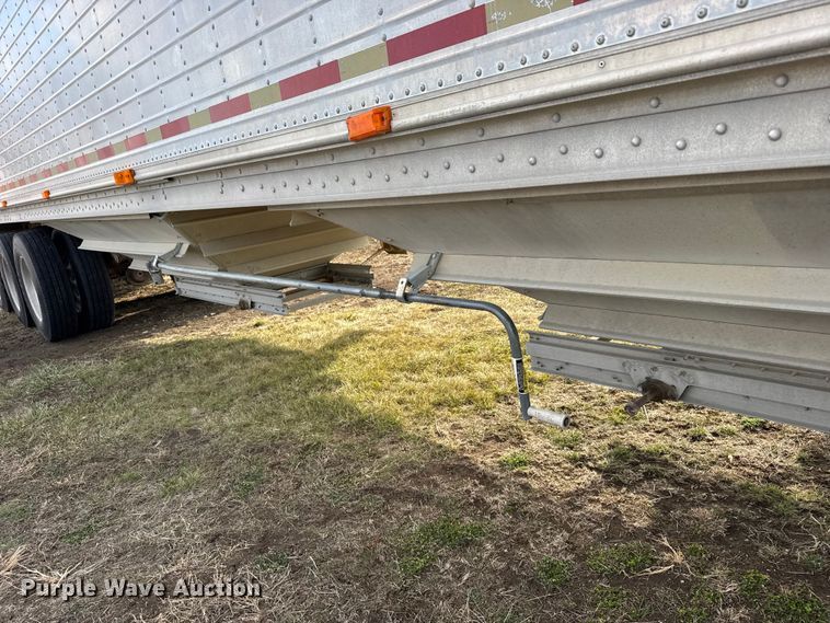 image for item FB0513 1997 Wilson DWH-400 grain trailer