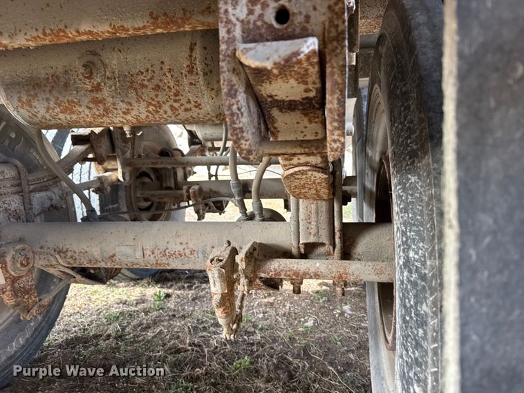 image for item FB0513 1997 Wilson DWH-400 grain trailer