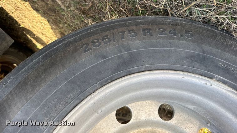 image for item FB0513 1997 Wilson DWH-400 grain trailer