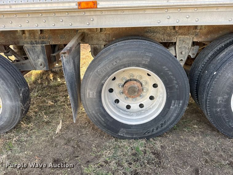 image for item FB0513 1997 Wilson DWH-400 grain trailer