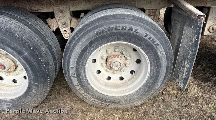 image for item FB0513 1997 Wilson DWH-400 grain trailer