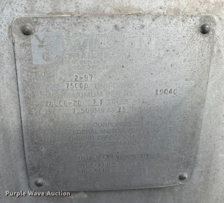 image for item FB0513 1997 Wilson DWH-400 grain trailer