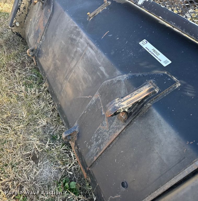 image for item FB0522 2008 CNH 717501006 grapple bucket