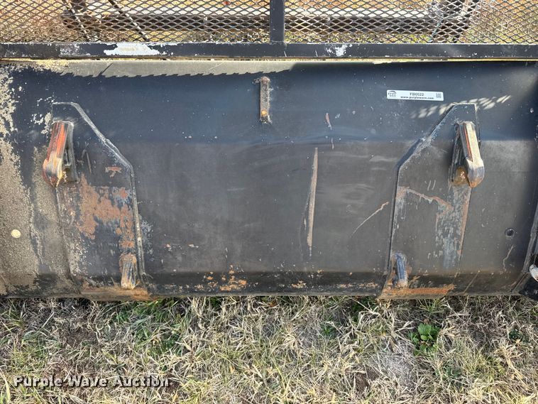 image for item FB0522 2008 CNH 717501006 grapple bucket