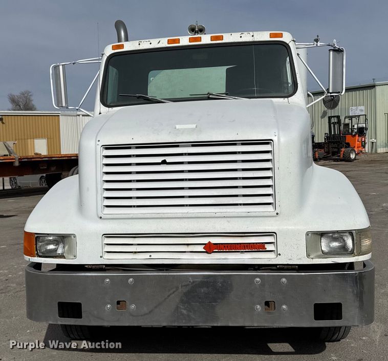 image for item FB0764 1998 International 8300 liquid fertilizer truck