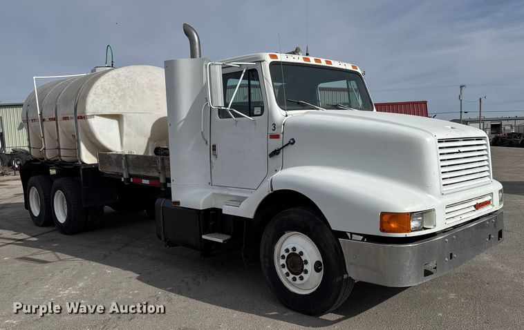 image for item FB0764 1998 International 8300 liquid fertilizer truck
