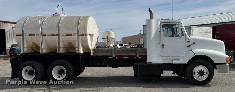 image for item FB0764 1998 International 8300 liquid fertilizer truck