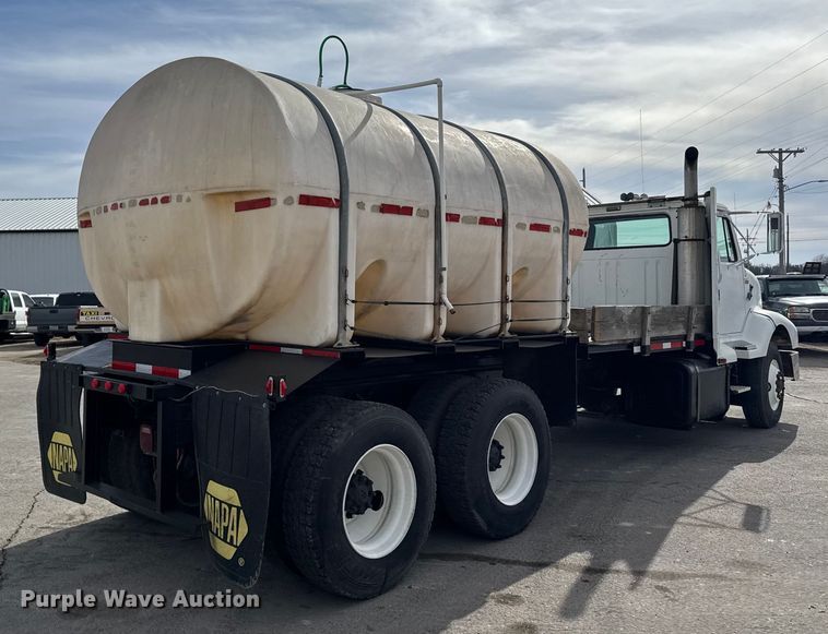 image for item FB0764 1998 International 8300 liquid fertilizer truck