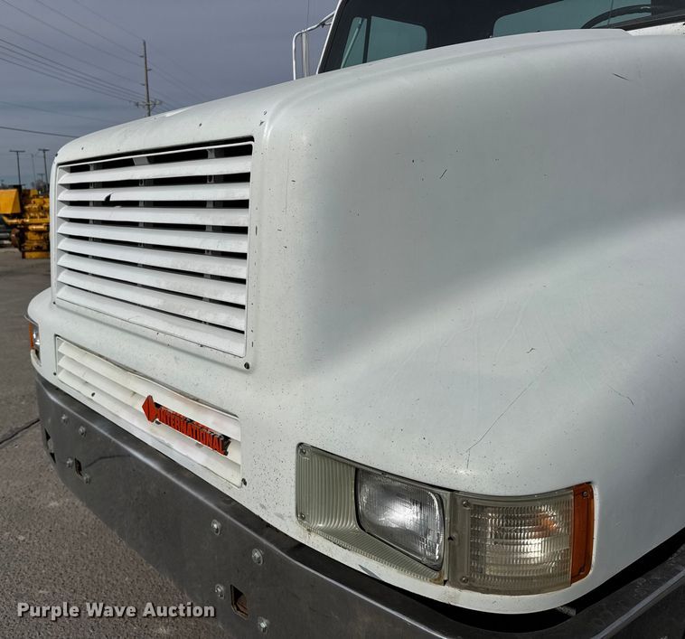 image for item FB0764 1998 International 8300 liquid fertilizer truck