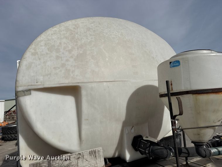 image for item FB0764 1998 International 8300 liquid fertilizer truck