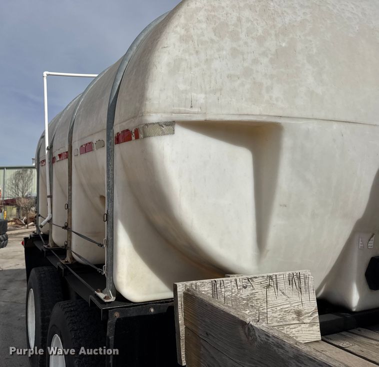 image for item FB0764 1998 International 8300 liquid fertilizer truck