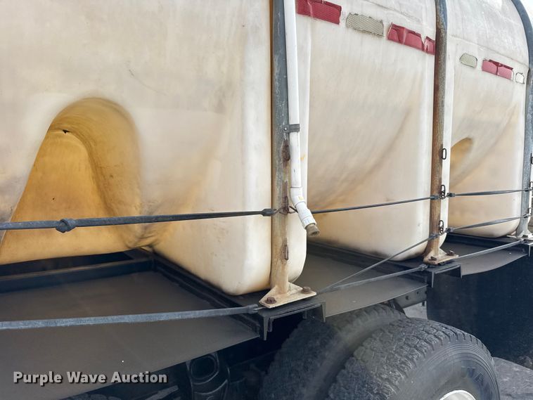 image for item FB0764 1998 International 8300 liquid fertilizer truck