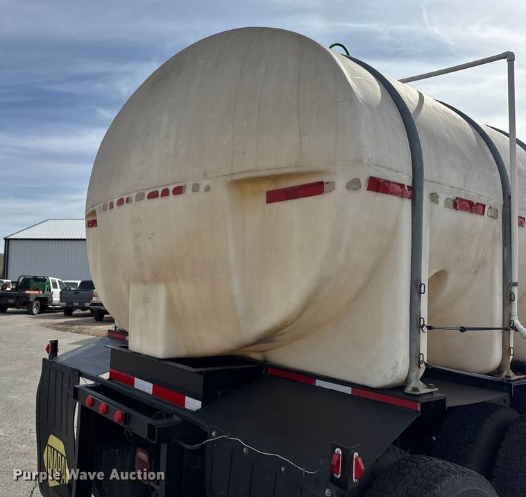 image for item FB0764 1998 International 8300 liquid fertilizer truck