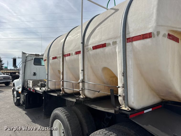 image for item FB0764 1998 International 8300 liquid fertilizer truck