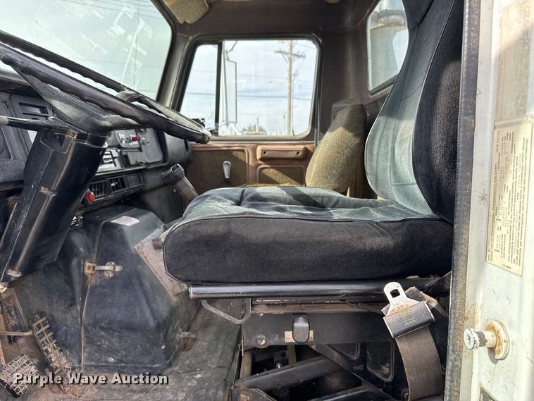 image for item FB0764 1998 International 8300 liquid fertilizer truck