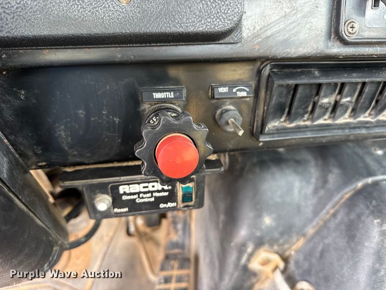 image for item FB0764 1998 International 8300 liquid fertilizer truck