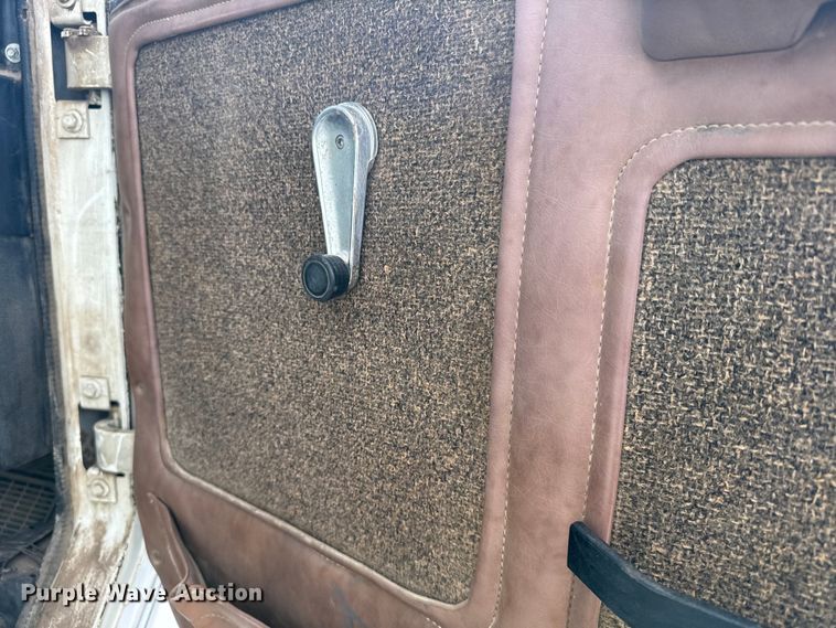 image for item FB0764 1998 International 8300 liquid fertilizer truck