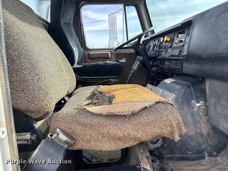 image for item FB0764 1998 International 8300 liquid fertilizer truck